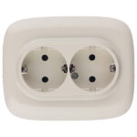 Розетка Legrand Valena Allure встраиваемая слоновая кость со шторками (753826)